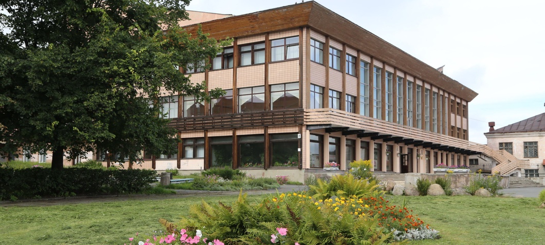 Петровский дворец в Петрозаводске