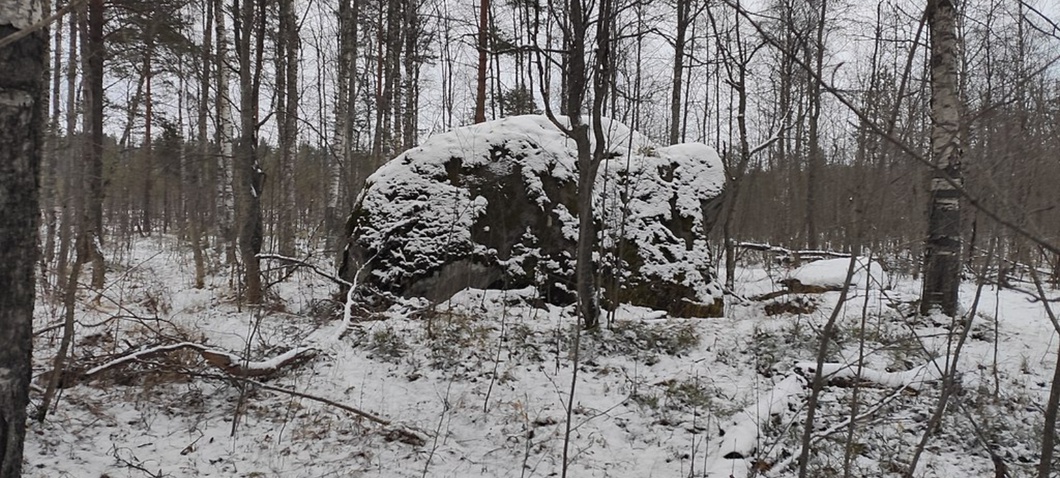 Новинский камень в Карелии