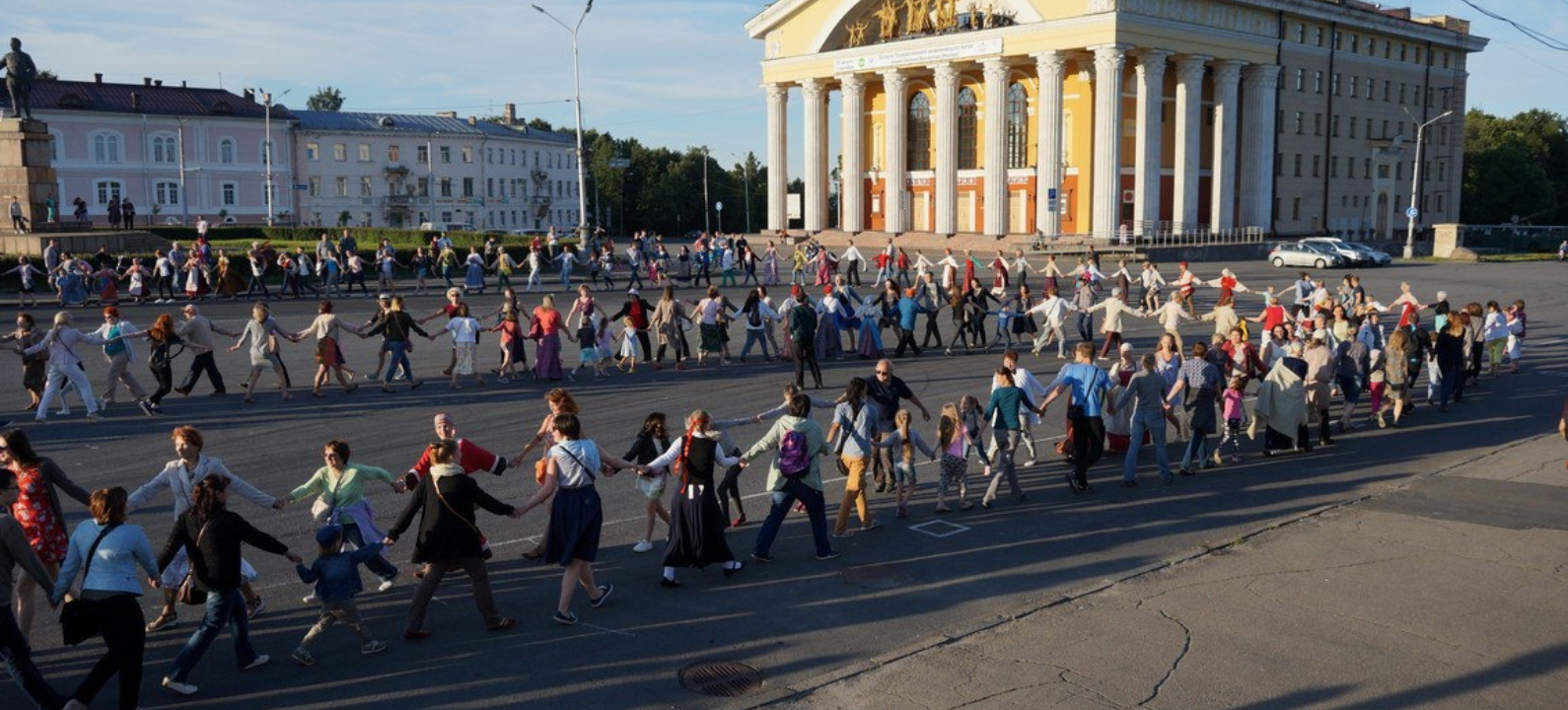 Население карелии. Петрозаводск площадь. Площадь Кирова. Площадь Кирова г. Петрозаводска. Центральная площадь Петрозаводска.