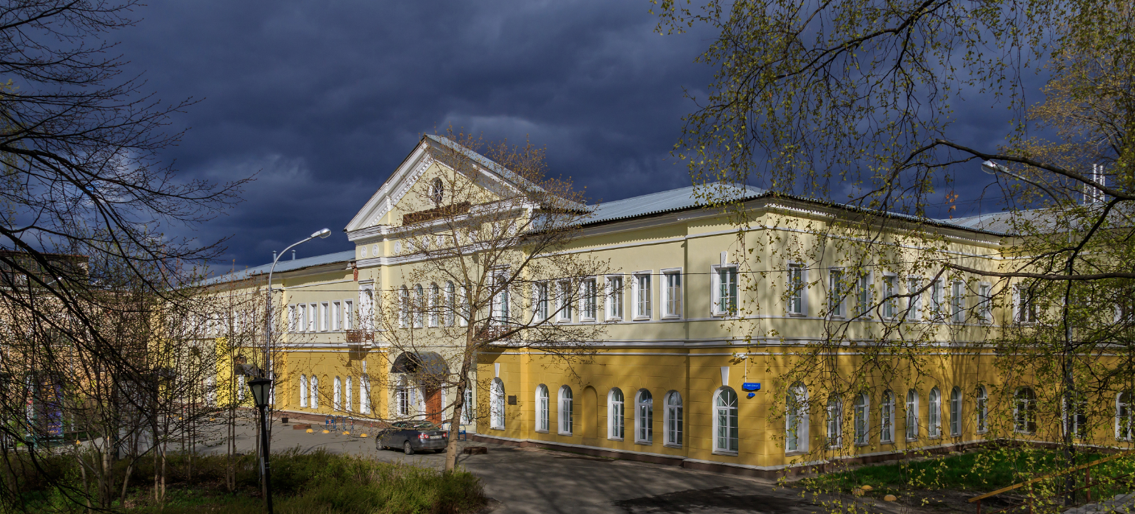 Отз 1. Онежский тракторный завод Петрозаводск. Здание Онежского тракторного завода Петрозаводск. Завод отз Петрозаводск. Онежский тракторный завод Петрозаводск улица.