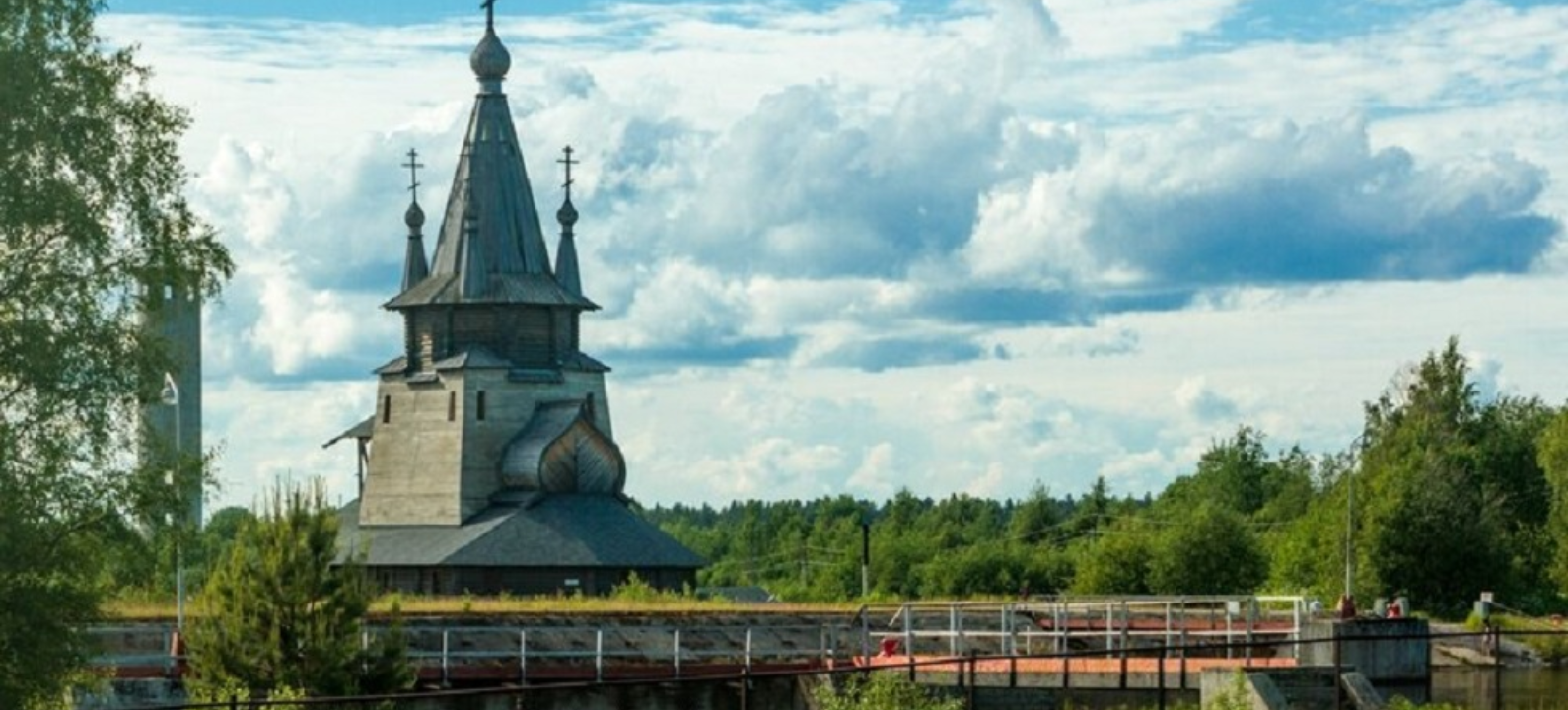 Храм Николая Чудотворца в Повенце. Посёлок Повенец Карелия. Никольская Церковь Повенец. Город Повенец.